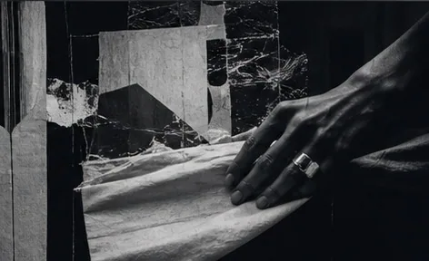 Noir editorial Market visual detail